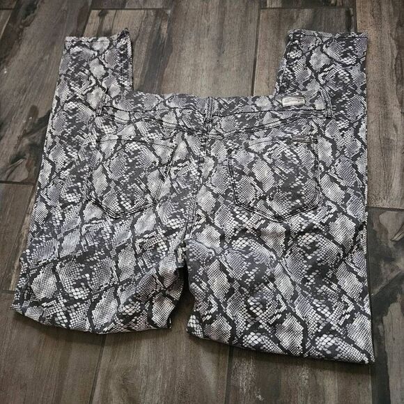 Seven7 Tummyless High Rise Skinny Snake Jeans - Picture 8 of 9